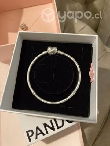 Charms, pulseras y brazalete originales