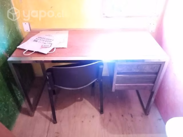 Escritorio buen estado