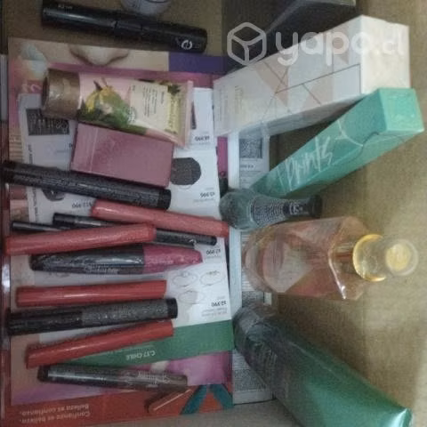 Pequeño lote de productos de belleza todo sellados