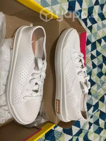 Zapatillas marca "moleca" nuevas - Imagen 4