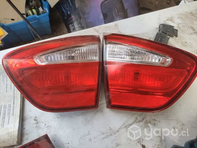 Focos Maleta Kia Río 5 2012