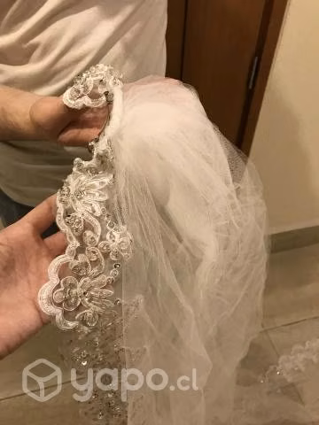 Velo de novia y ajuar