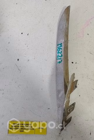 Moldura Neblinero Derecho Parachoque Del (MGZ217)
