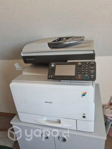 Multifuncional ricoh mp c305