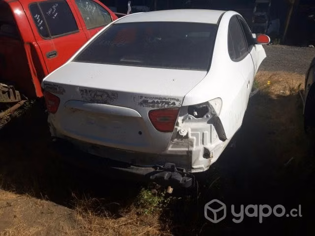 Tapamaleta hyundai elantra 2010