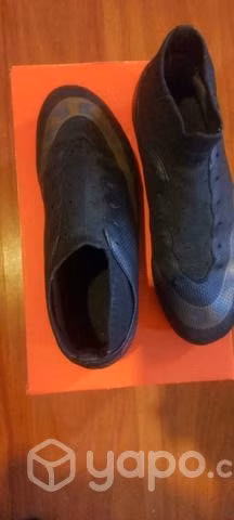 Zapatillas de futbol negras nike genéricas - Imagen 2