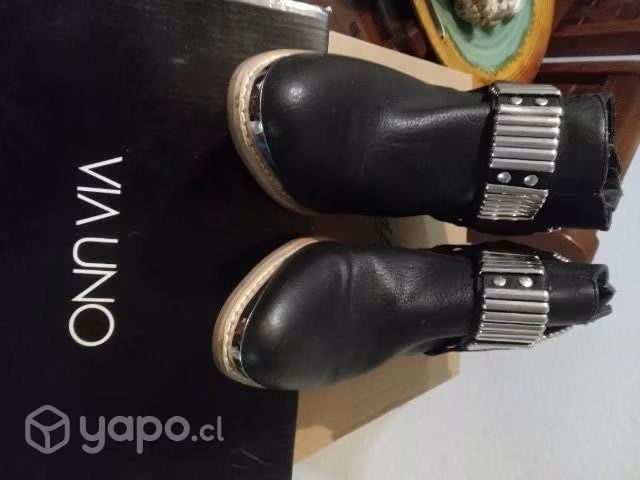 Botines 38 impecables ..lindos de cuero - Imagen 4