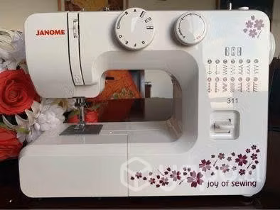 Máquina de cocer janome