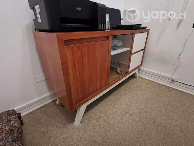 Mueble madera blanco y café