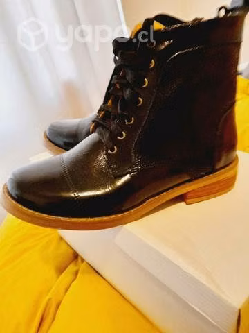 Zapatos cuero/sharol talle 38