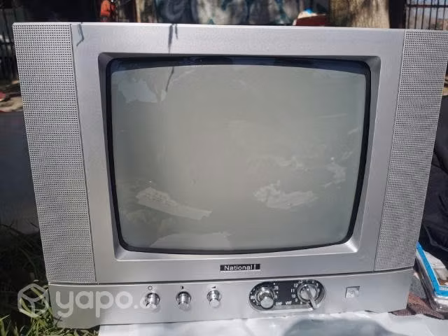 Televisor National blanco y negro