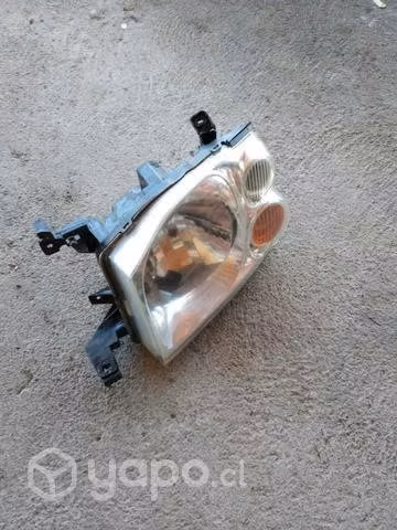 Optico Nissan Terrano izquierdo