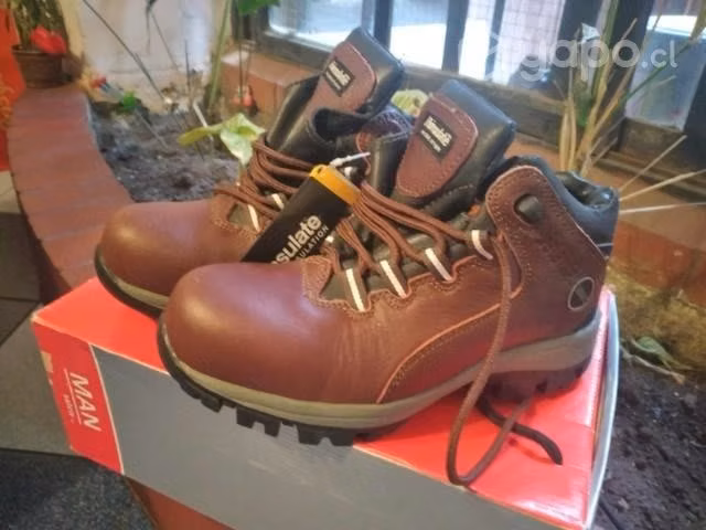 zapatos de seguridad nuevos