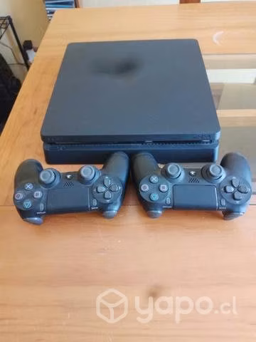PS4 Slim con 2 controles originales, como nuevo