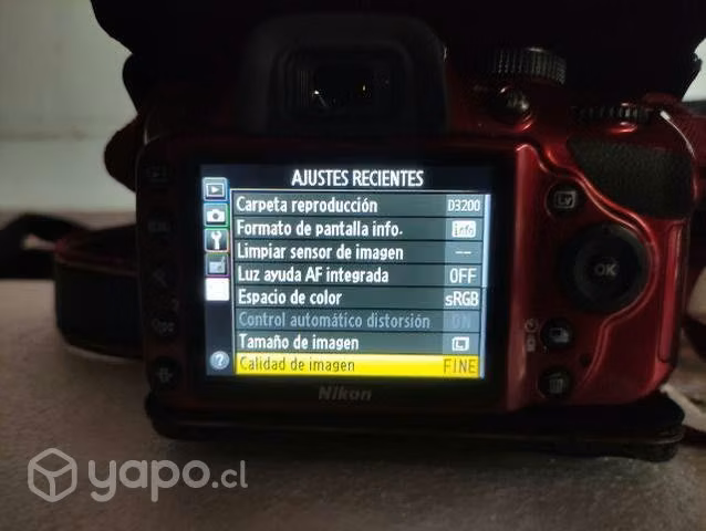 Camara de fotos Nikon D3200 roja