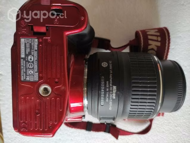 Camara de fotos Nikon D3200 roja