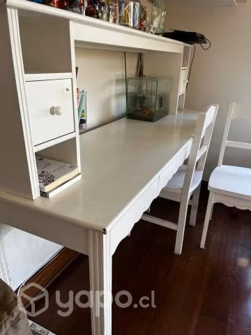 Escritorio con silla