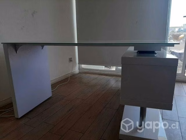 Escritorio vidrio templado, con ruedas