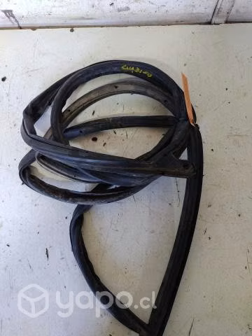 Goma Contorno Puerta Delantera Izquierda (SNA3156)