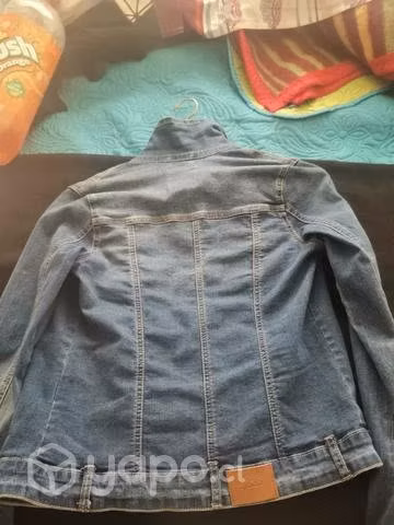 Chaqueta de mezclilla azul claro