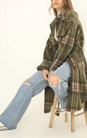 Abrigo Stradivarius talla M oversize