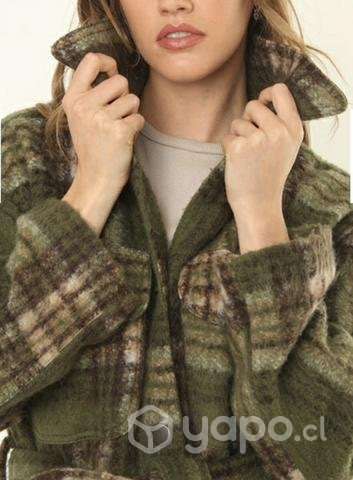 Abrigo Stradivarius talla M oversize - Imagen 2