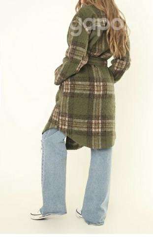 Abrigo Stradivarius talla M oversize - Imagen 4