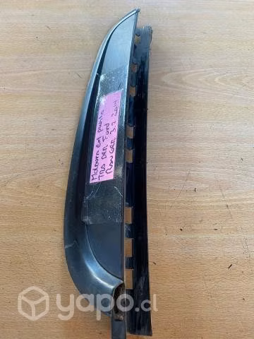 Moldura exterior puerta trasera derecha Ford Range