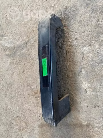 Moldura exterior pilar trasero izquierdo Ssangyong