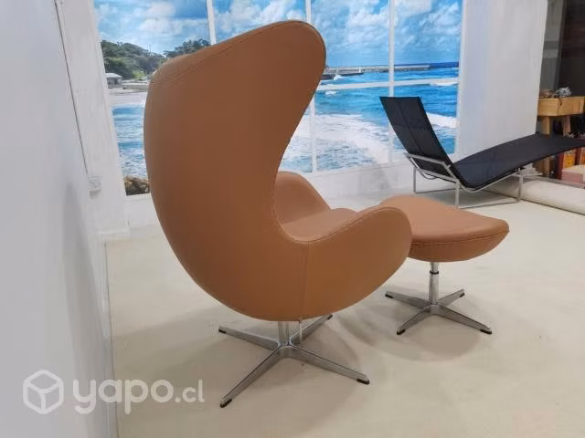 Sillón Egg Ecocuero con Ottoman Café IZ
