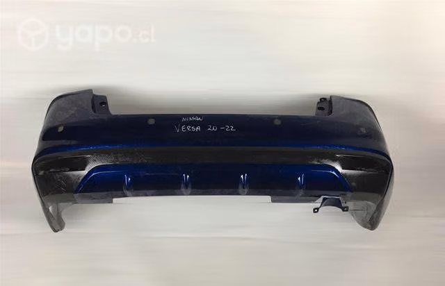 Parachoque trasero Nissan versa 2020-2022