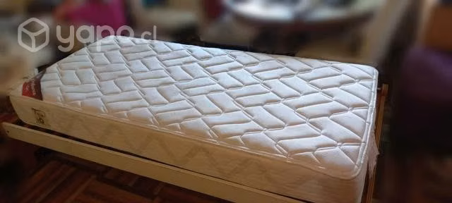 Cama de una plaza + velador