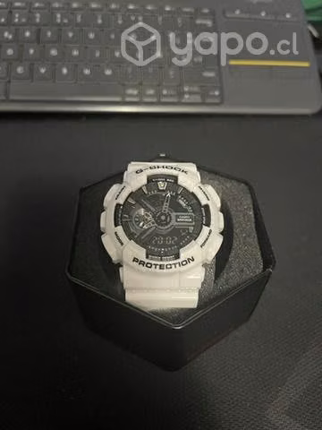 Reloj blanco nuevo