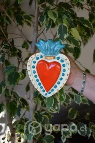Corazon mexicano mediano de yeso pintado