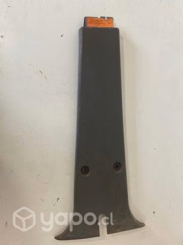 Tapiz cubre pilar central der inf Mahindra 2016