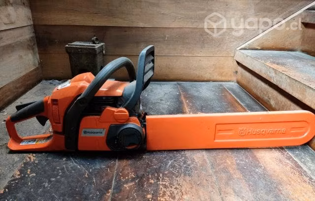 Motosierra marca Husqvarna
