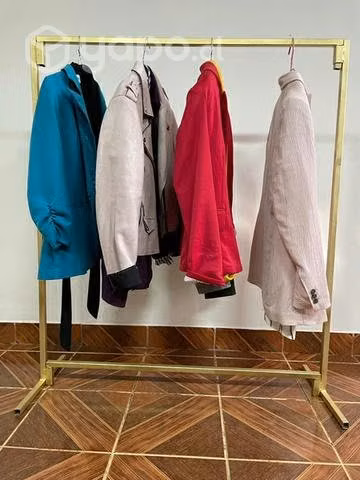 Percheros metálicos desarmables