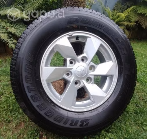 Bridgestone Dueler 245 70 R16