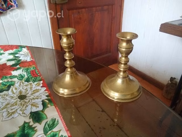 Antiguos par de candelabros bronce DELGADO CHILE
