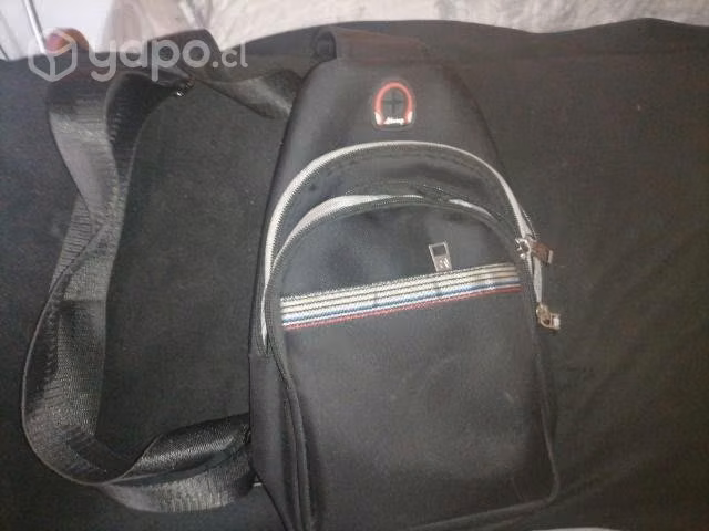 Bolso negro cruzado