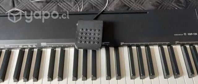 Piano Casio CDP 135