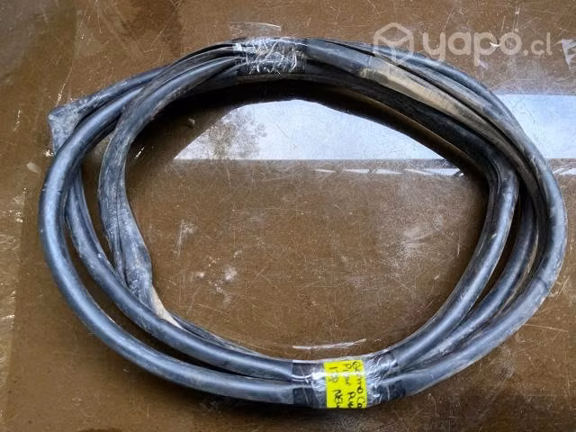 Goma contorno pilar puerta trasera izquierda Ssang