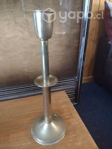 Pedestal de bronce