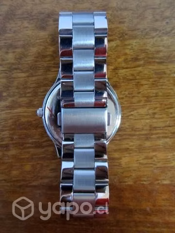 Reloj Metálico Cromado Para Mujer. Nuevo