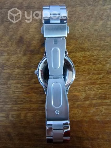 Reloj Metálico Cromado Para Mujer. Nuevo