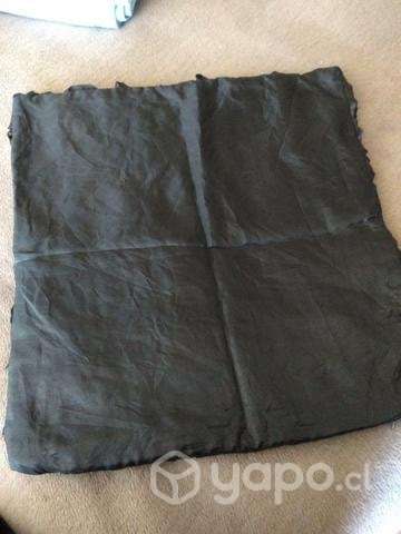 Funda de Cojín Negra de Rosas - Imagen 2