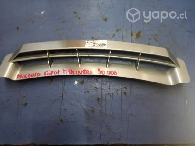 Moldura toma aire mahindra