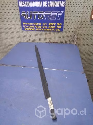Moldura lamevidrio puerta trasera izq ToyotanHilux