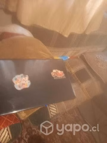 Notebook con detalles - Imagen 3