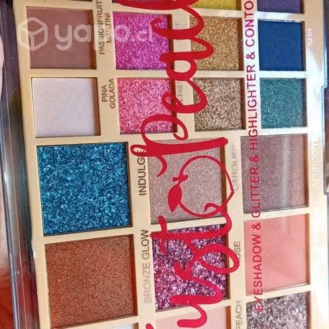 Hermosa peleta dé sombras excelente pigmentación